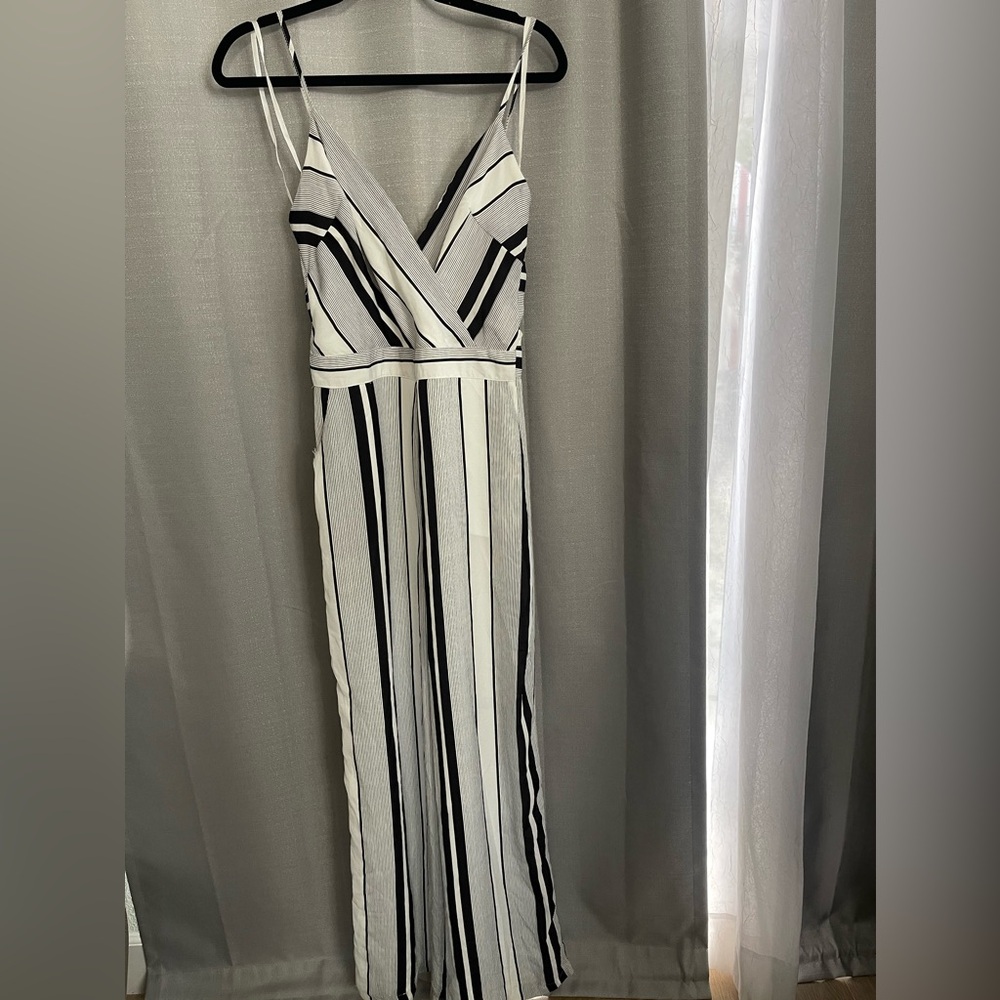 Bebé- Wide Leg Jumpsuit Size M